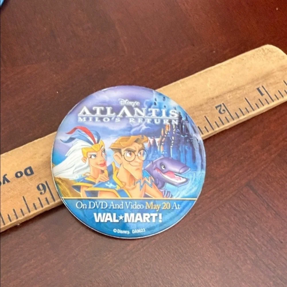 Vintage Walmart Brooch